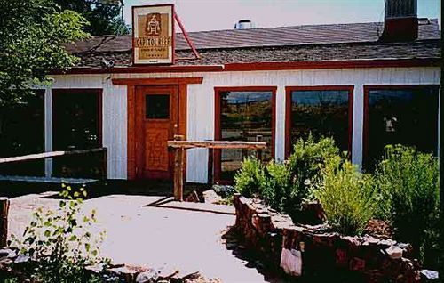 Capitol Reef Inn & Cafe Torrey Esterno foto
